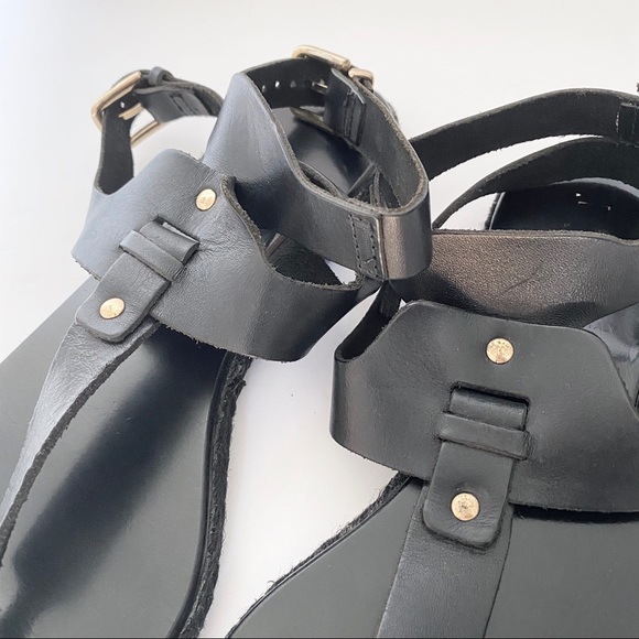 *SOLD* Liu Jo Black Flat Sandals - Picture 3 of 3